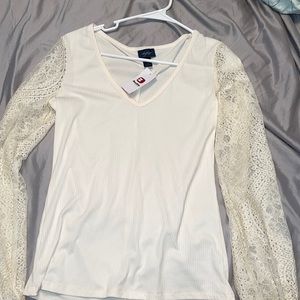 never worn, cream-lace top from buckle size small